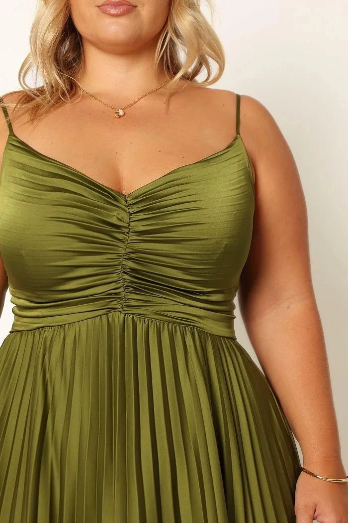 Elegant A‑Line Sweetheart Spaghetti‑Strap Straight‑Back Floor‑Length Plus Size Bridesmaid Dress