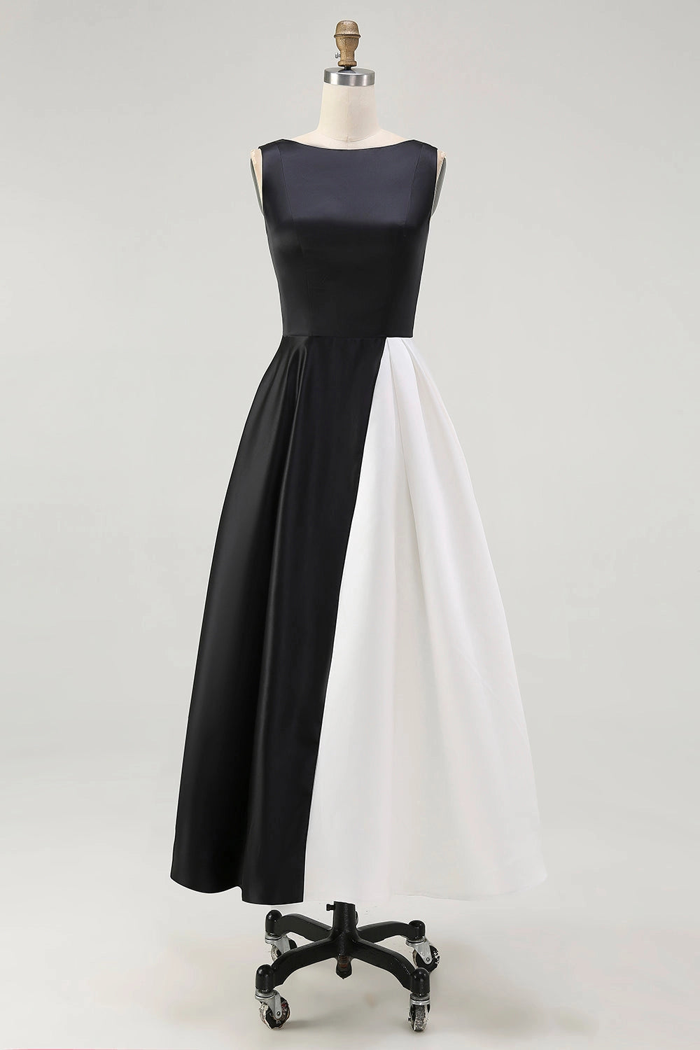 Elegant Plus Size A‑Line Bateau Sleeveless Closed‑Back Midi Prom Dress