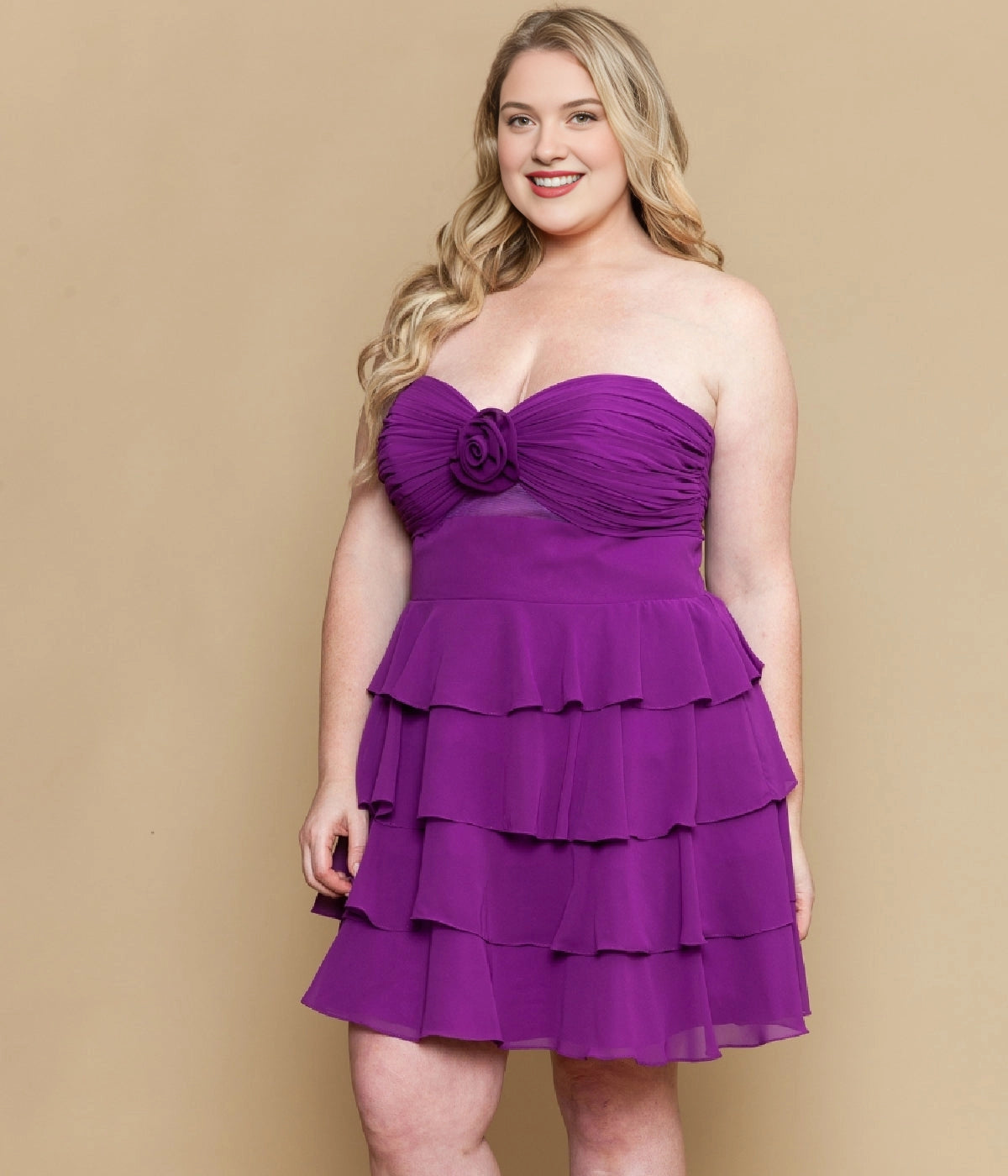 Chic Plus Size A-Line Strapless Sweetheart Lace-Up Short Chiffon Homecoming Dress