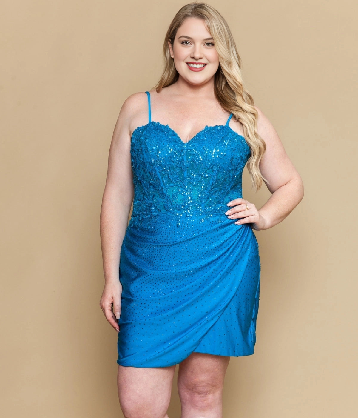 Bodycon Sweetheart Spaghetti Strap Lace-Up Short Plus Size Homecoming Dress