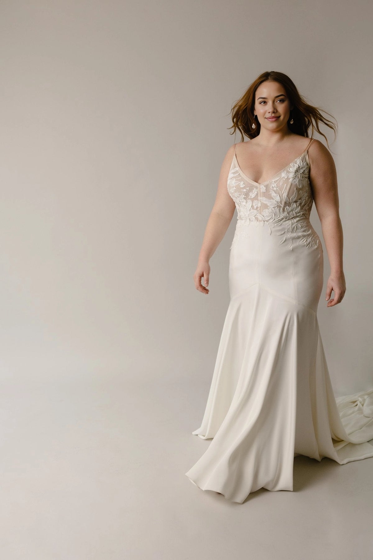 Elegant Mermaid V-Neck Sleeveless V-Back Floor-Length Plus Size Wedding Dress