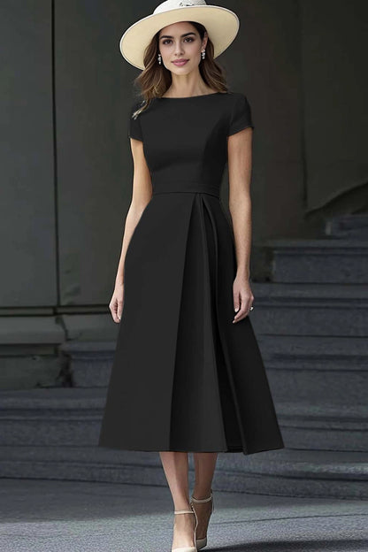 Elegant Plus-Size A-Line Round-Neck Short-Sleeve Closed-Back Mother of the Bride Dress