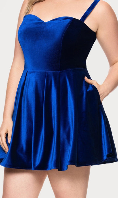 Royal Blue Plus Size A-Line Sweetheart Lace-Up Short Velvet Homecoming Dress
