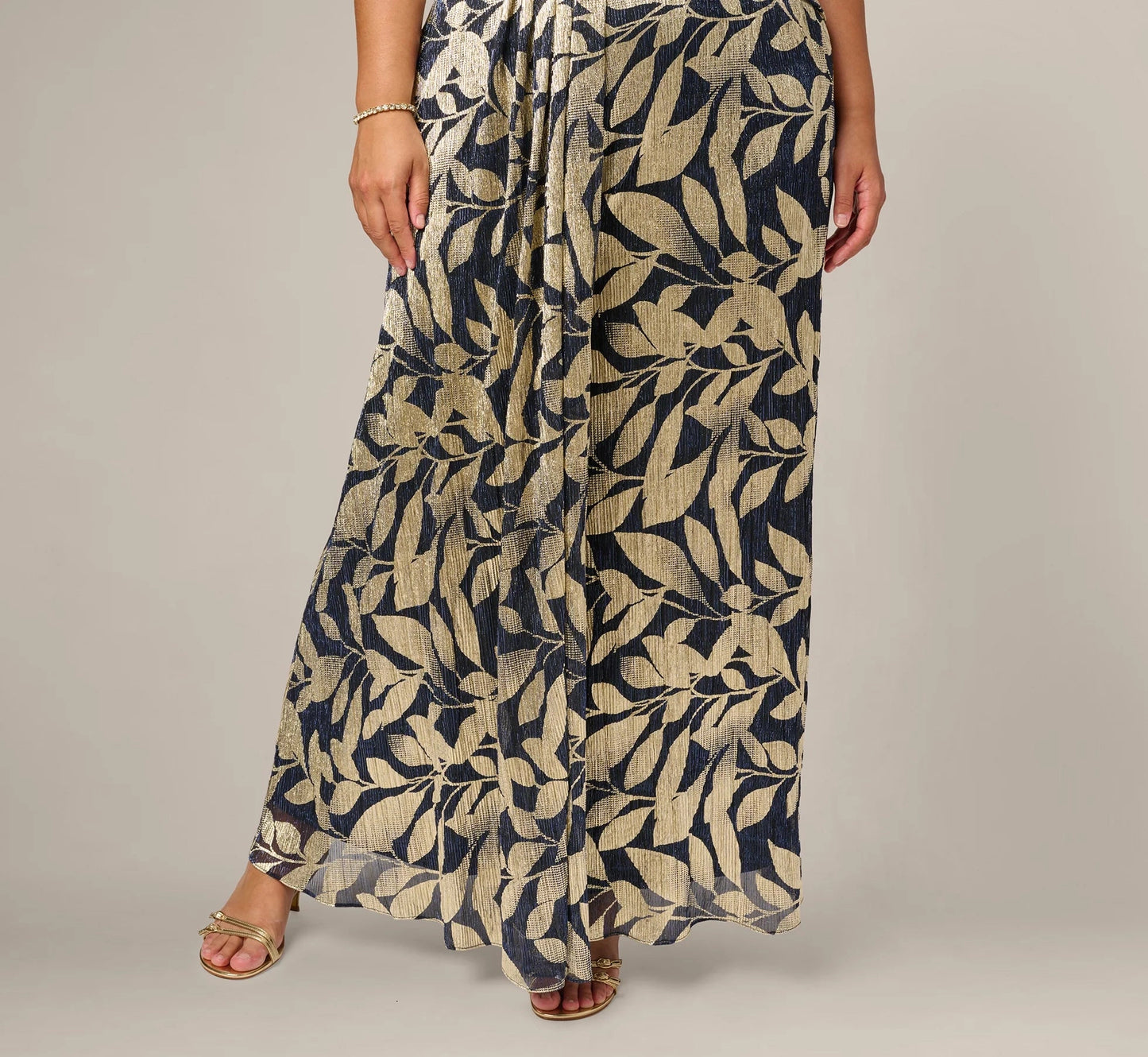 Luxurious A-Line V-Neck Flutter-Sleeve Closed-Back Floor-Length Mother of the Bride Dresses
