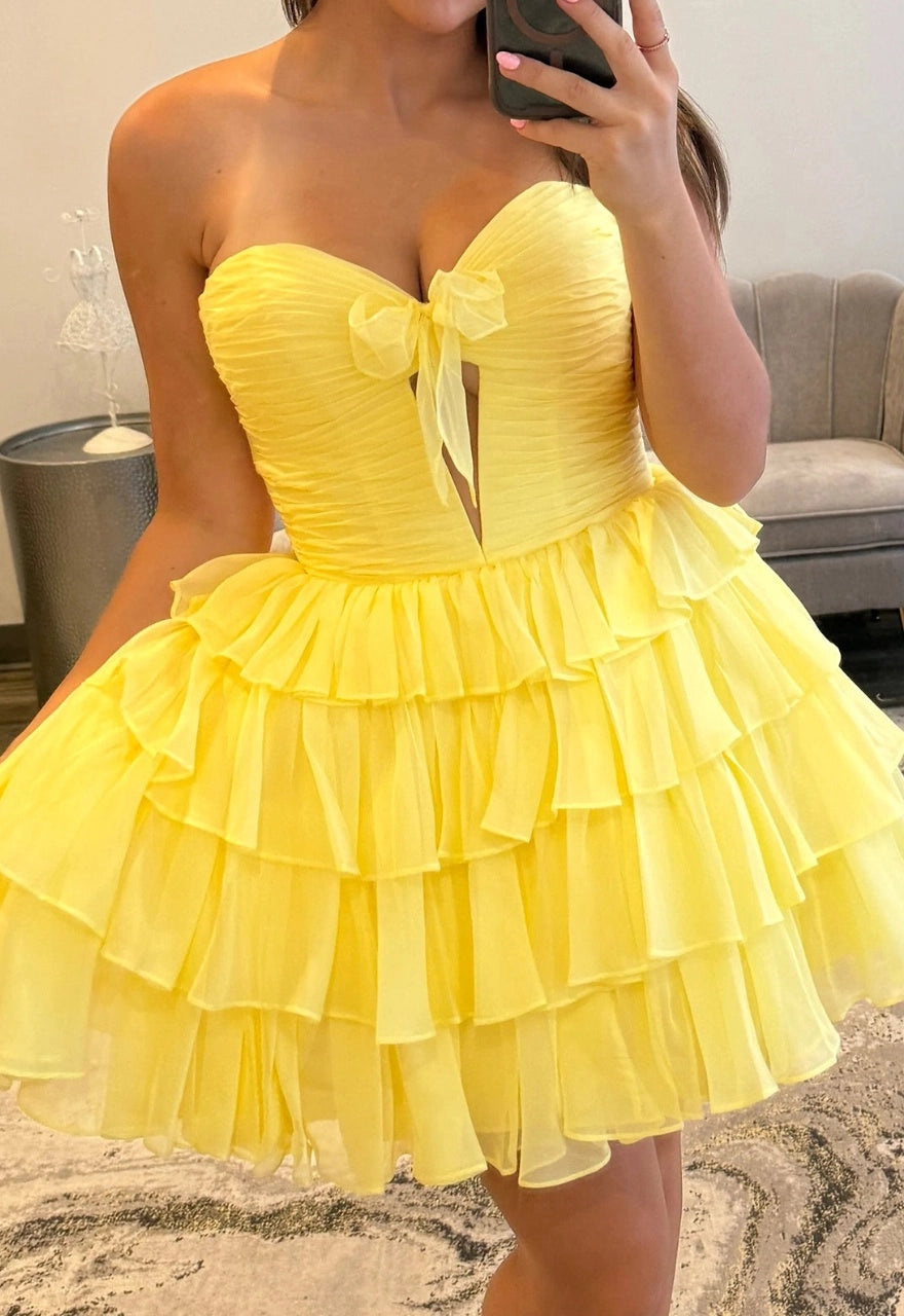 Roselledress Plus Size Chiffon Strapless Sweetheart Zipper Back Short Homecoming Dress