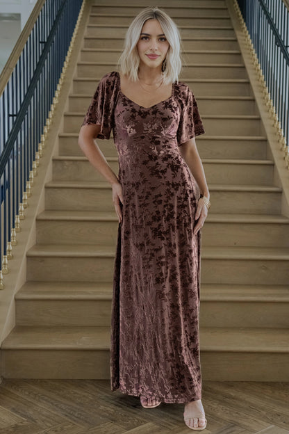 Plus Size Elegant A‑Line Sweetheart Short‑Sleeve Smocked‑Back Floor‑Length Mother Of The Bride Dress