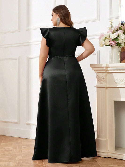 Back view Roselledress black plus size a‑line prom dress zipper back ruffle cap sleeve floor‑length satin formal dress