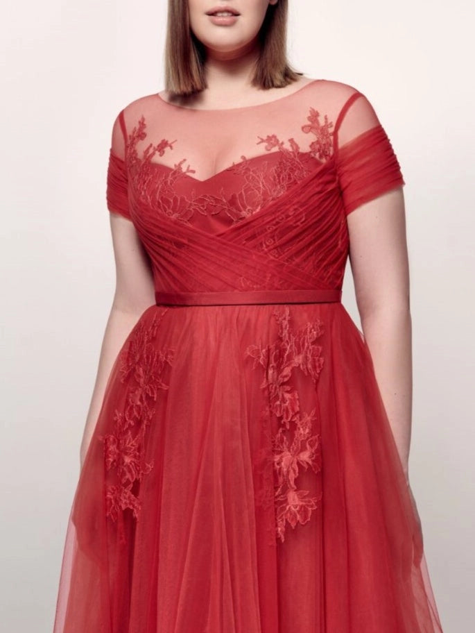 Romantic A‑Line Illusion‑Neck Short‑Sleeve V‑Back Floor‑Length Plus Size Bridesmaid Dress