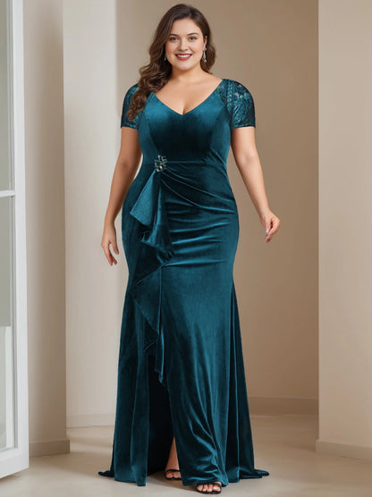 Plus Size Velvet V-Neck Lace Sleeve Rhinestone Brooch Mermaid Long Mother of Bride Dress