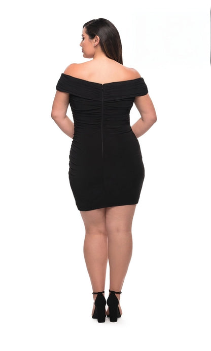 Ruched Bodycon Off-The-Shoulder Zip Back Short Plus Size Homecoming Dress