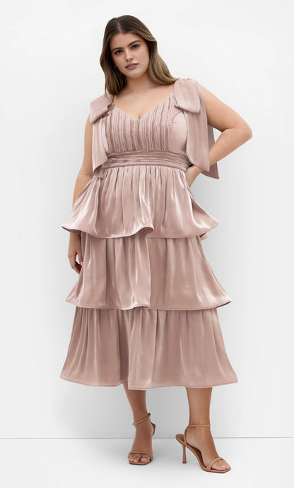 Glamorous Tiered V‑Neck Sleeveless Bow‑Back Midi Plus Size Wedding Guest Dress