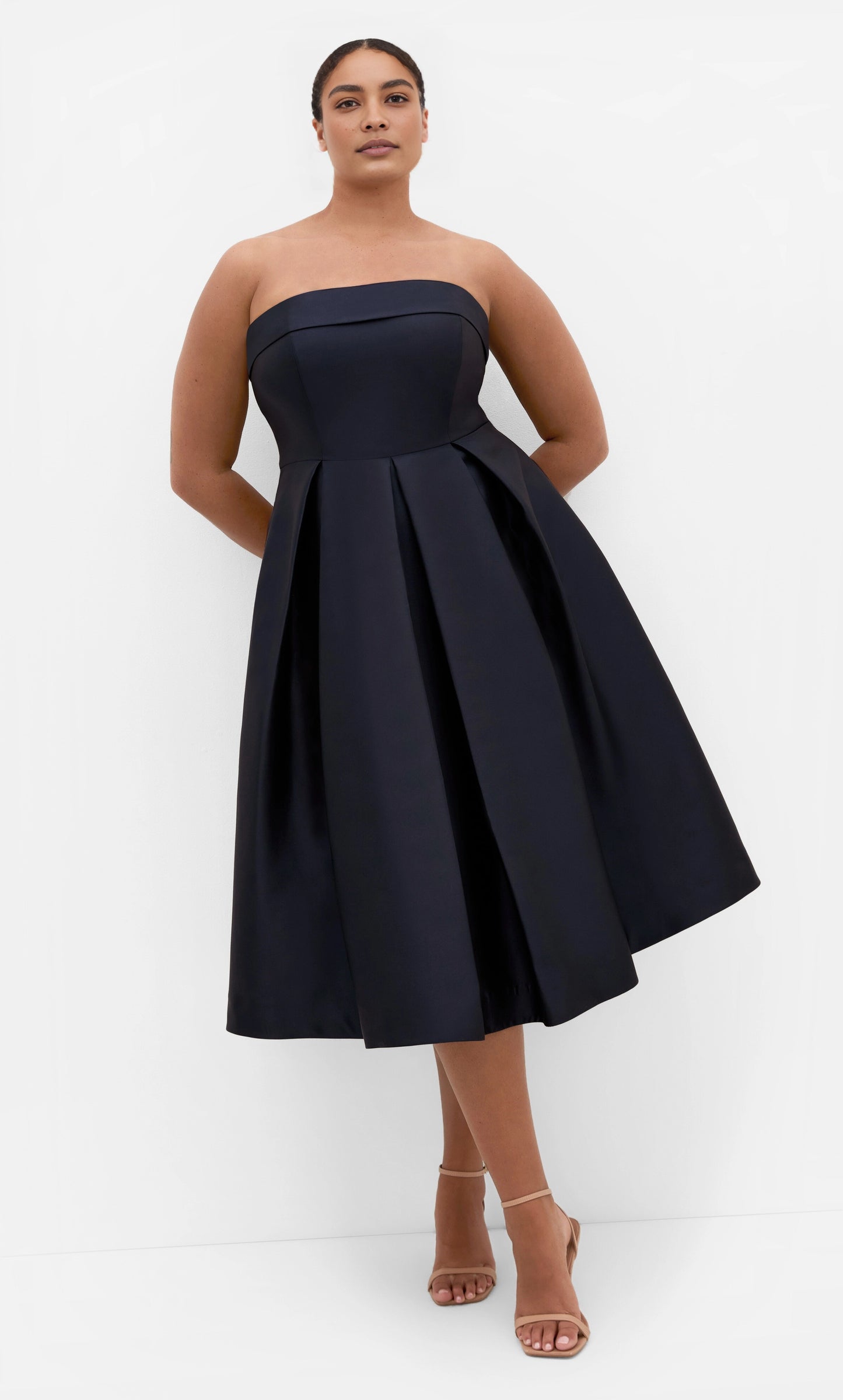 Structured Fit‑and‑Flare Strapless Zip‑Back Midi Plus Size Wedding Guest Dress