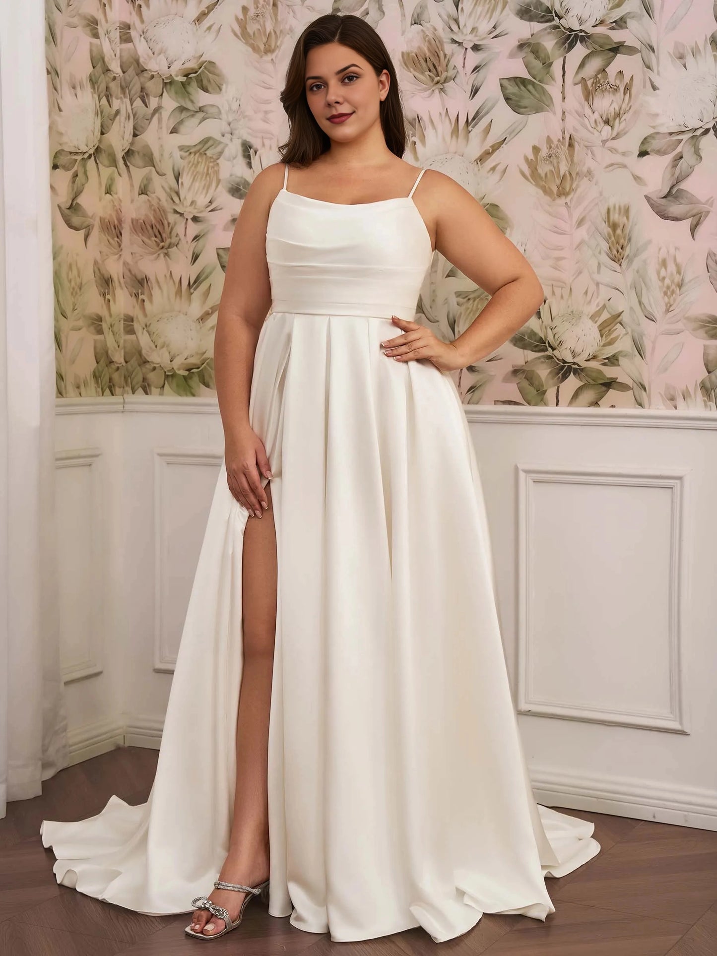 Minimalist A‑Line Square‑Neck Sleeveless Button‑Back Train Plus Size Wedding Dress
