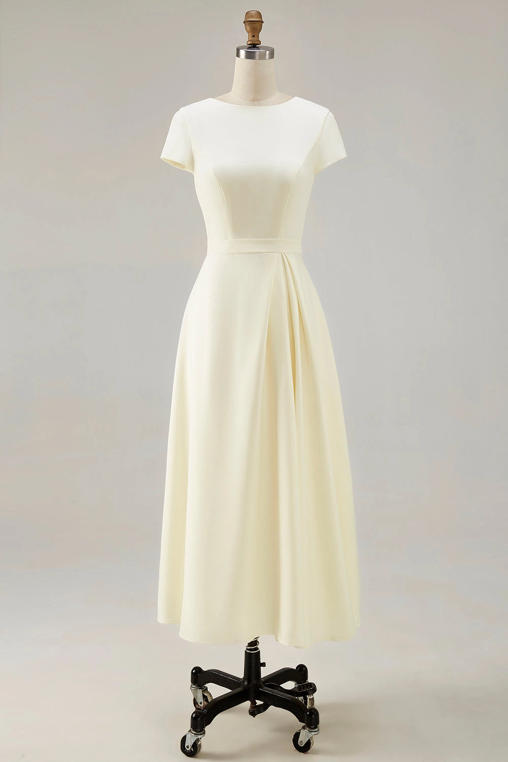Elegant Plus-Size A-Line Round-Neck Short-Sleeve Closed-Back Mother of the Bride Dress