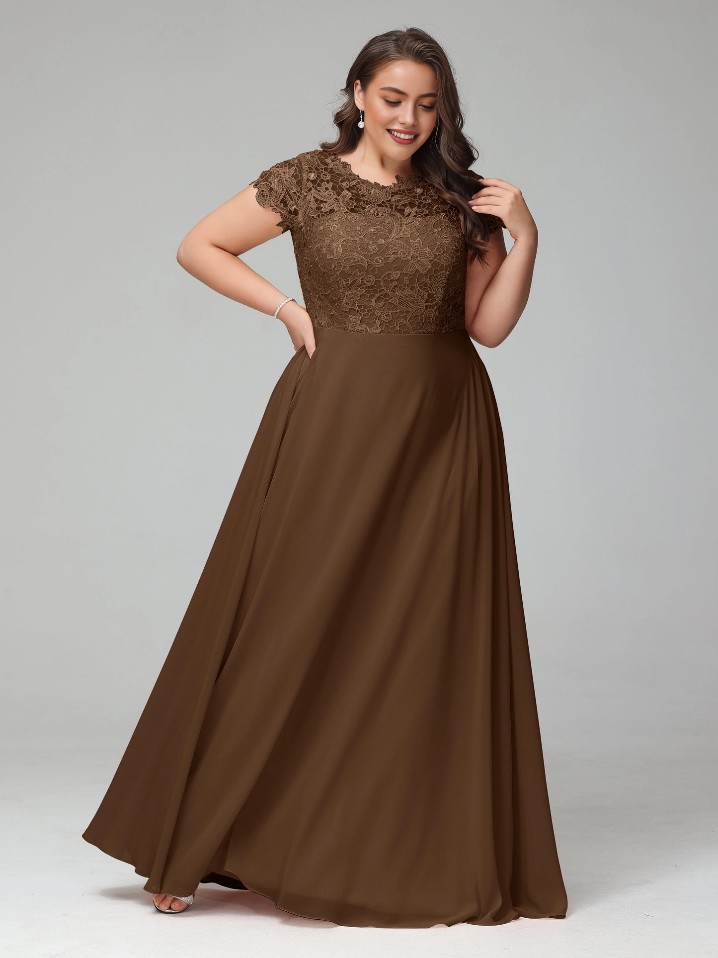 Elegant A‑Line Scalloped Neck Cap Sleeve Keyhole Back Floor Length Plus Size Mother Of The Bride Dress