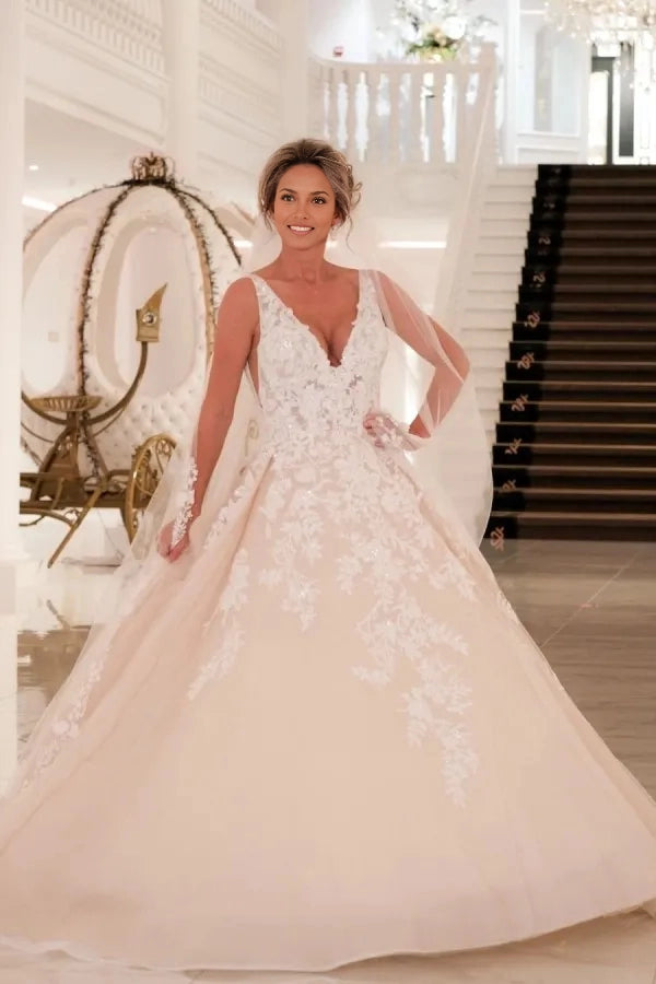 Roselledress plus size ball gown wedding dress deep v sleeveless champagne floral lace applique bridal gown