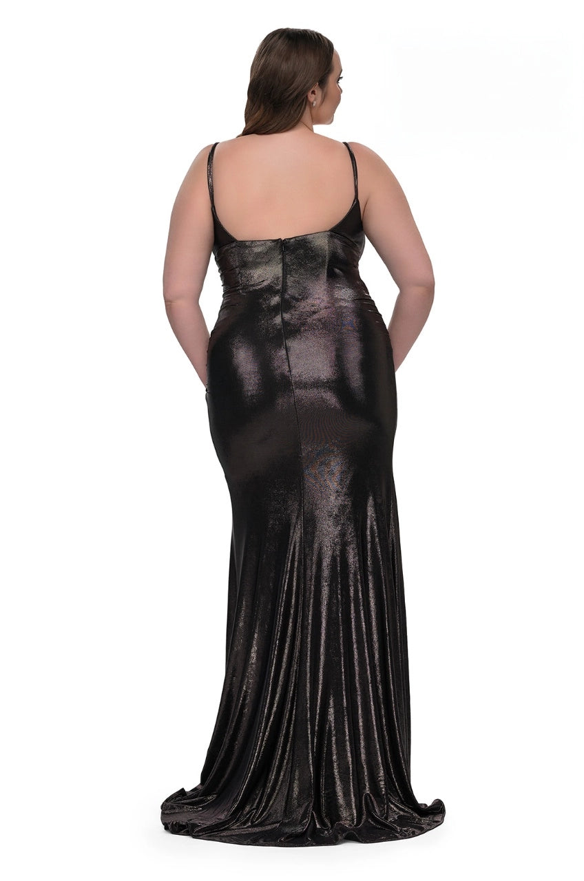 Plus Size Glamorous Metallic Knit Sheath V-Neck Sleeveless Square-Back Floor-Length Prom Dress