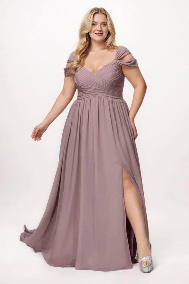 Roselledress mauve plus size bridesmaid dress with a pleated V neckline, cold shoulder sleeves and a high slit A-line skirt.