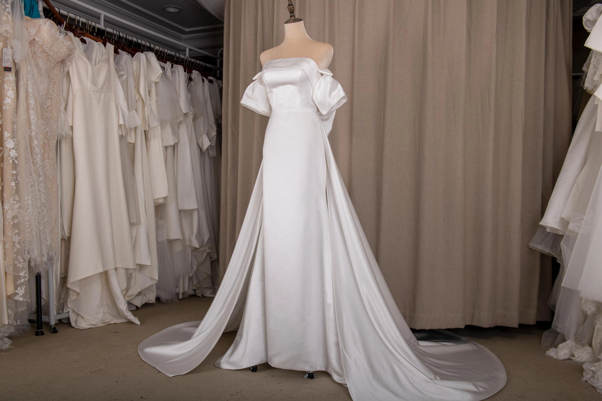Elegant Mermaid Straight Neck Off-Shoulder Bow Back Plus Size Wedding Dress