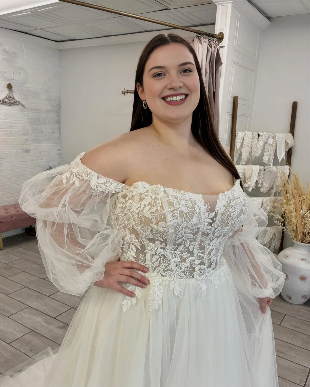 Romantic A-Line Sweetheart Puff Sleeve Zipper Back Plus Size Wedding Dress