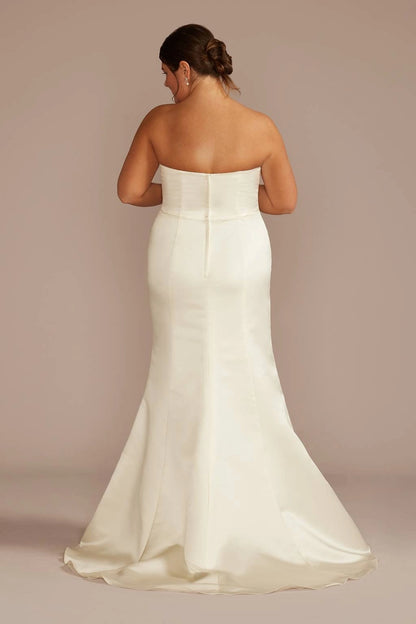 Elegant A-Line Sweetheart Strapless Straight Back Plus Size Wedding Dress