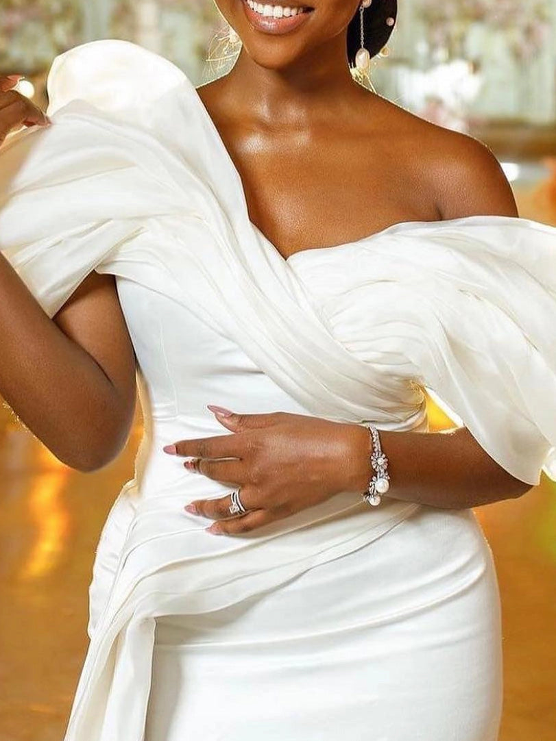 Plus Size Elegant Mermaid Off-Shoulder Long-Sleeve Draped-Back Floor-Length Wedding Dress
